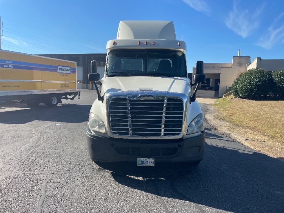 Day Cab Tractor-Heavy Duty Tractors-Freightliner-2018-Cascadia 12564ST-Spartanburg-SC-321,132\n\t\tmiles-$ 43,250 - Image 2