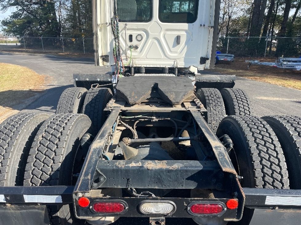 Day Cab Tractor-Heavy Duty Tractors-Freightliner-2018-Cascadia 12564ST-Spartanburg-SC-321,132\n\t\tmiles-$ 43,250 - Image 6