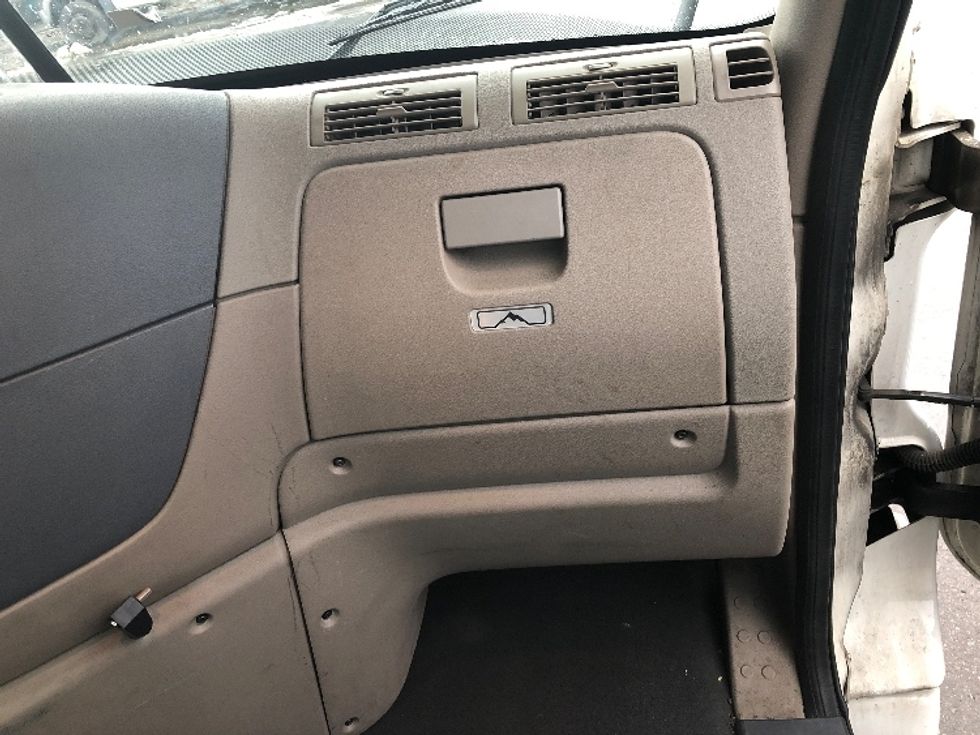 Day Cab Tractor-Heavy Duty Tractors-Freightliner-2018-Cascadia 12564ST-Spokane Valley-WA-576,506\n\t\tmiles-$ 30,500 - Image 13