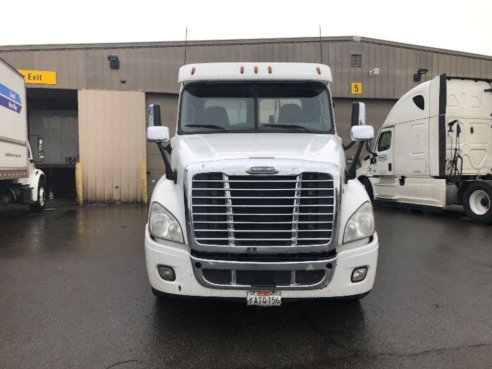 Day Cab Tractor-Heavy Duty Tractors-Freightliner-2018-Cascadia 12564ST-Spokane Valley-WA-576,506\n\t\tmiles-$ 30,500 - Image 2