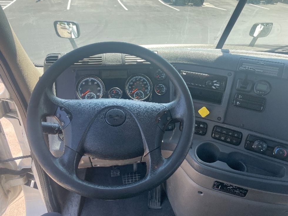 Day Cab Tractor-Heavy Duty Tractors-Freightliner-2018-Cascadia 12564ST-Statesville-NC-445,958\n\t\tmiles-$ 36,750 - Image 11