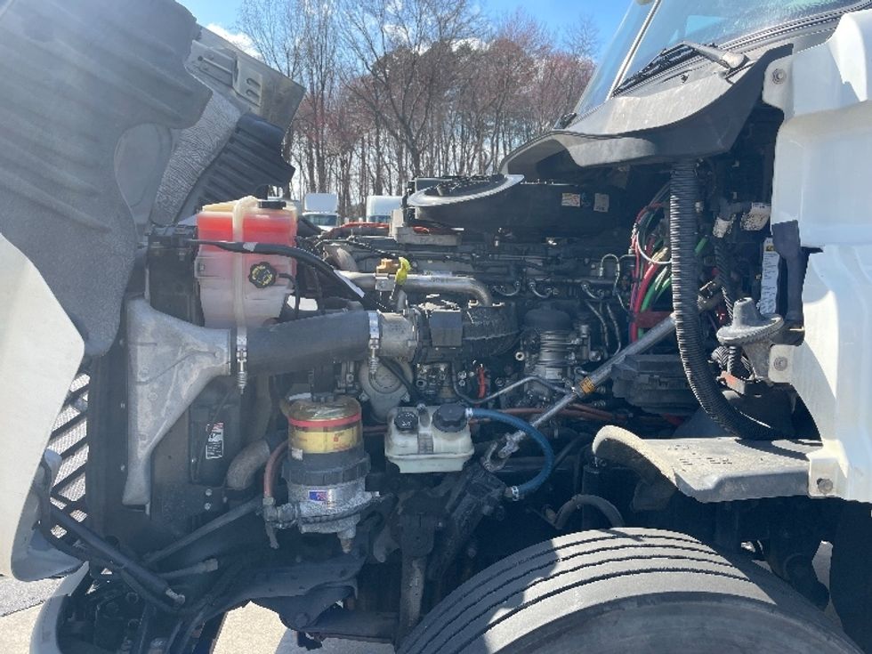 Day Cab Tractor-Heavy Duty Tractors-Freightliner-2018-Cascadia 12564ST-Statesville-NC-500,134\n\t\tmiles-$ 36,000 - Image 16