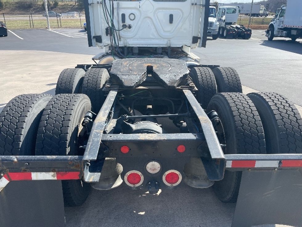 Day Cab Tractor-Heavy Duty Tractors-Freightliner-2018-Cascadia 12564ST-Statesville-NC-500,134\n\t\tmiles-$ 36,000 - Image 6