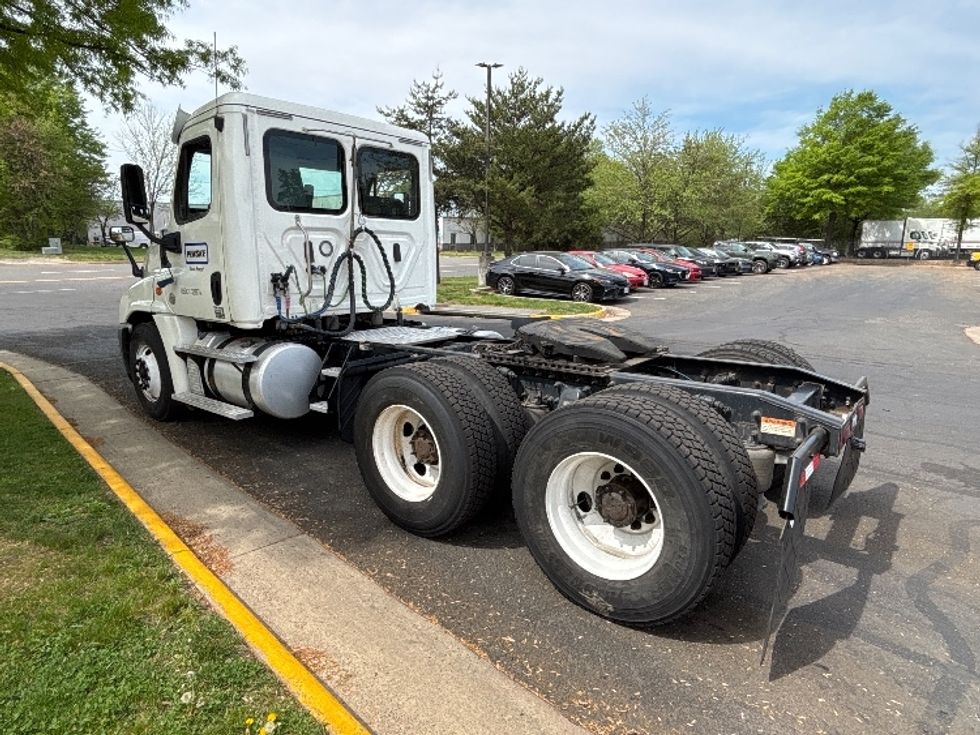 Day Cab Tractor-Heavy Duty Tractors-Freightliner-2018-Cascadia 12564ST-Sterling-VA-243,151\n\t\tmiles-$ 39,000 - Image 5