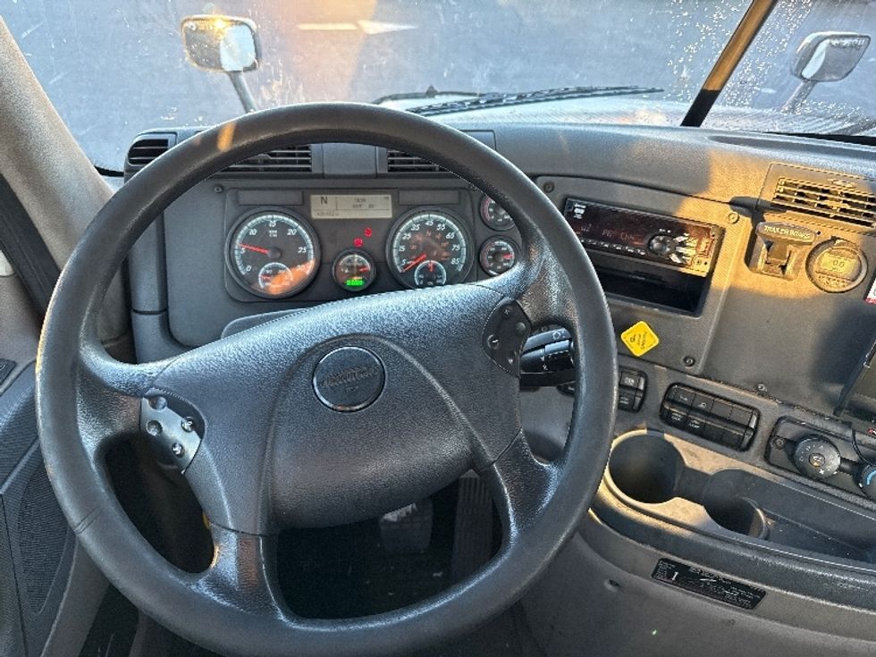 Day Cab Tractor-Heavy Duty Tractors-Freightliner-2018-Cascadia 12564ST-Stockton-CA-426,662\n\t\tmiles-$ 37,250 - Image 11