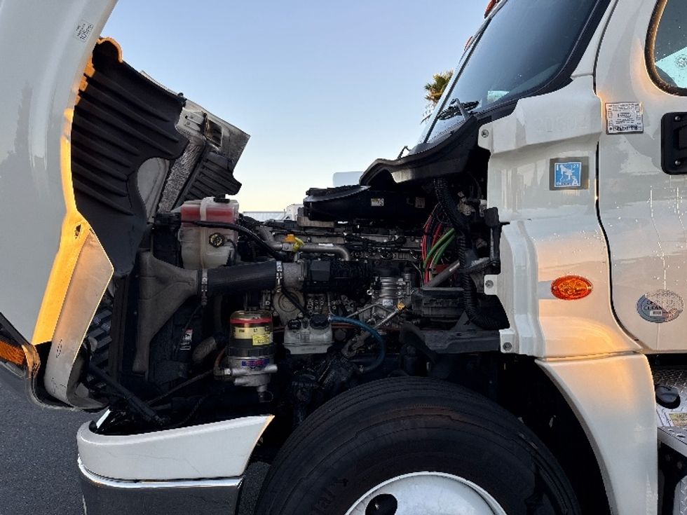 Day Cab Tractor-Heavy Duty Tractors-Freightliner-2018-Cascadia 12564ST-Stockton-CA-426,662\n\t\tmiles-$ 37,250 - Image 16