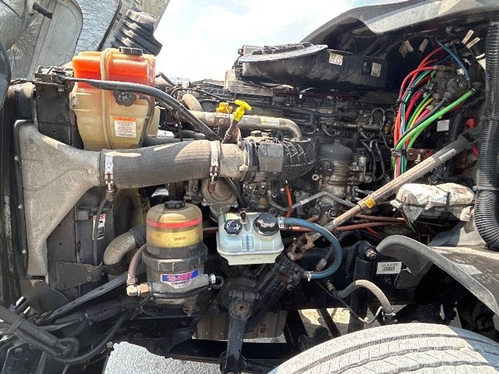 Day Cab Tractor-Heavy Duty Tractors-Freightliner-2018-Cascadia 12564ST-Sturtevant-WI-559,139\n\t\tmiles-$ 29,750 - Image 16