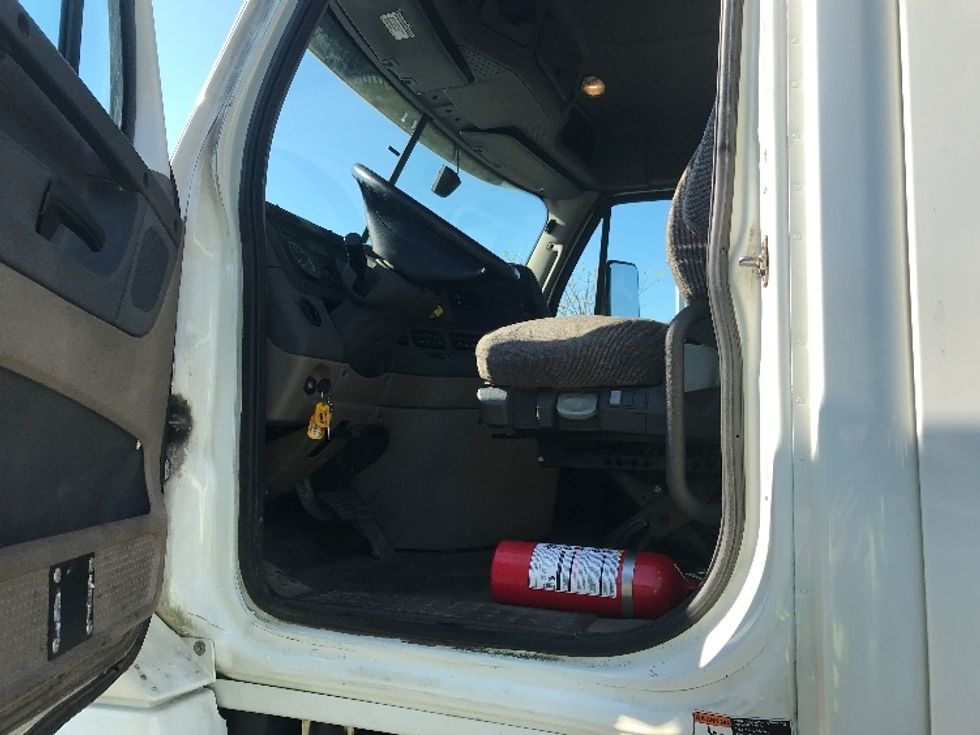 2018 Freightliner Cascadia 125" Sleeper Cab photo 5