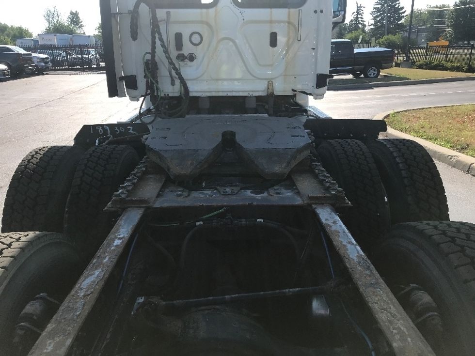 2018 Freightliner Cascadia 125" Sleeper Cab photo 6