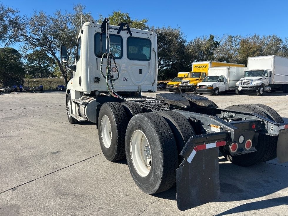 Day Cab Tractor-Heavy Duty Tractors-Freightliner-2018-Cascadia 12564ST-Tampa-FL-302,914\n\t\tmiles-$ 44,000 - Image 11