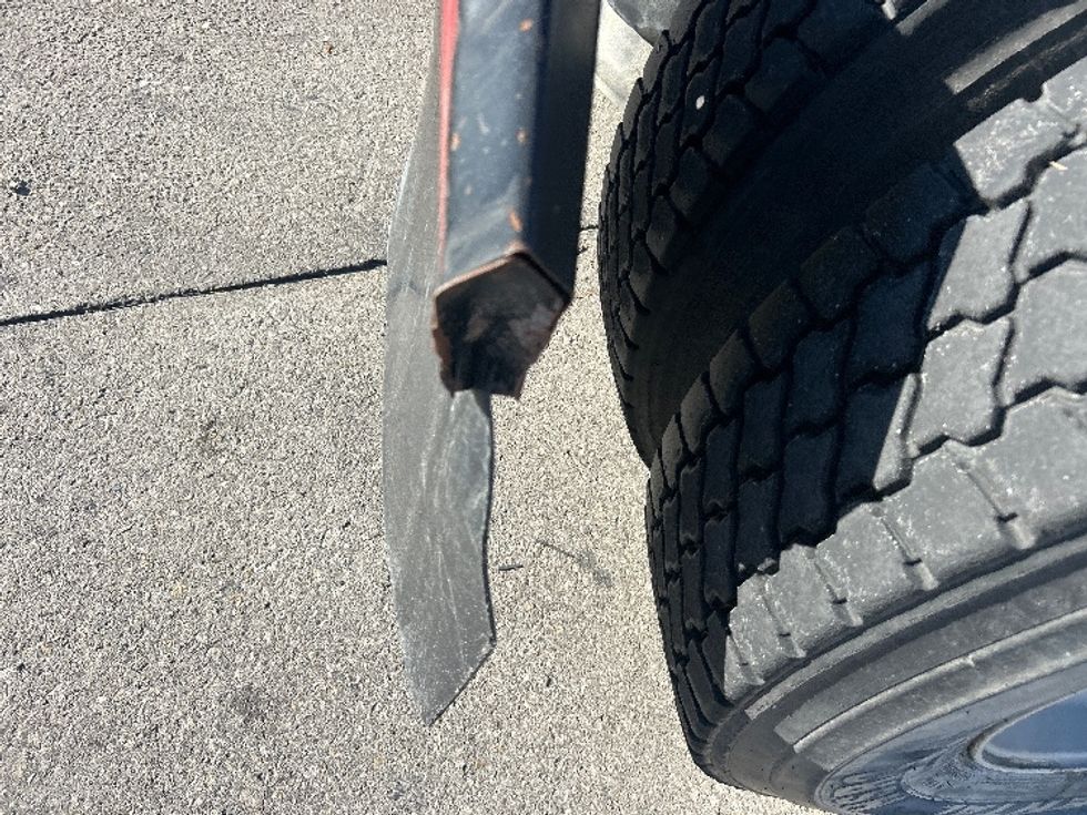 Day Cab Tractor-Heavy Duty Tractors-Freightliner-2018-Cascadia 12564ST-Tampa-FL-302,914\n\t\tmiles-$ 44,000 - Image 24