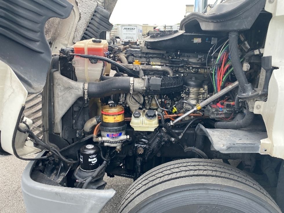 Day Cab Tractor-Heavy Duty Tractors-Freightliner-2018-Cascadia 12564ST-Tampa-FL-665,606\n\t\tmiles-$ 22,750 - Image 16