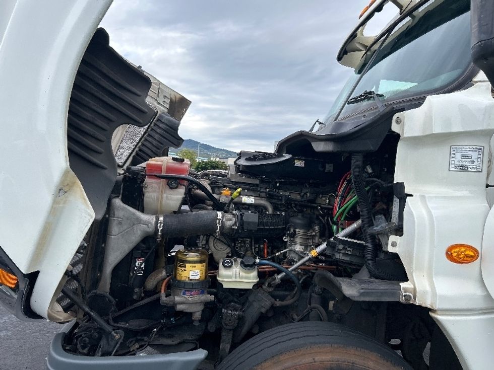 Day Cab Tractor-Heavy Duty Tractors-Freightliner-2018-Cascadia 12564ST-Torrance-CA-166,101\n\t\tmiles-$ 48,250 - Image 16