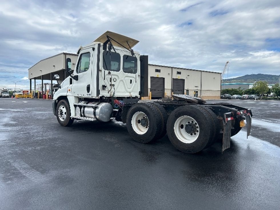 Day Cab Tractor-Heavy Duty Tractors-Freightliner-2018-Cascadia 12564ST-Torrance-CA-166,101\n\t\tmiles-$ 48,250 - Image 5