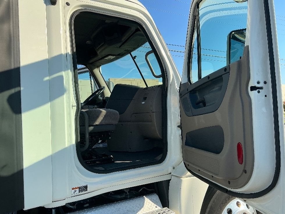 Day Cab Tractor-Heavy Duty Tractors-Freightliner-2018-Cascadia 12564ST-Tulsa-OK-287,768\n\t\tmiles-$ 46,500 - Image 11