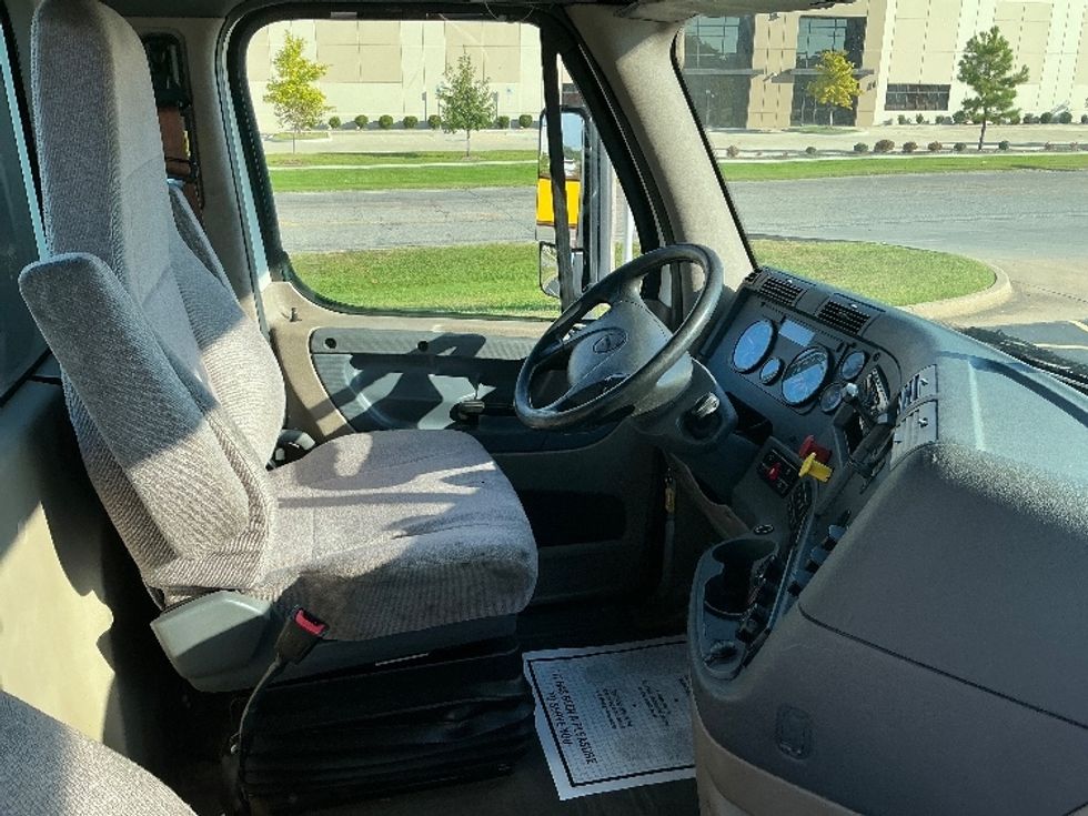 Day Cab Tractor-Heavy Duty Tractors-Freightliner-2018-Cascadia 12564ST-Tulsa-OK-287,768\n\t\tmiles-$ 46,500 - Image 13