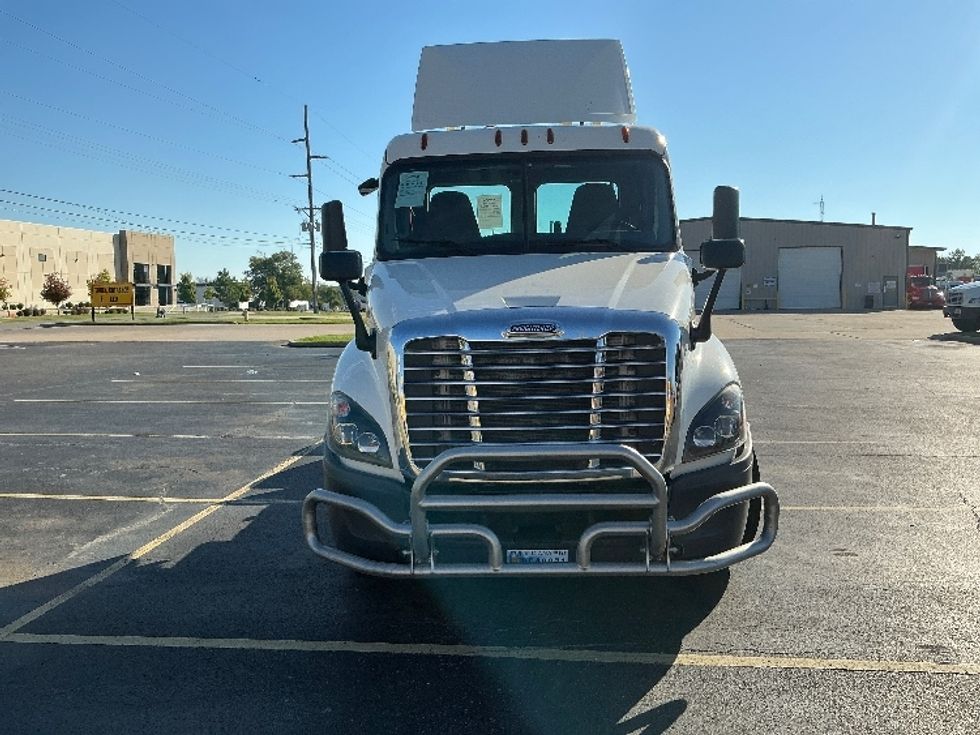 Day Cab Tractor-Heavy Duty Tractors-Freightliner-2018-Cascadia 12564ST-Tulsa-OK-287,768\n\t\tmiles-$ 46,500 - Image 2
