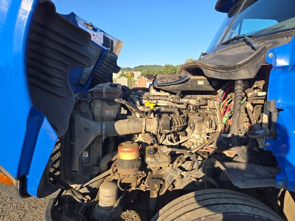 Day Cab Tractor-Heavy Duty Tractors-Freightliner-2018-Cascadia 12564ST-Tumwater-WA-361,564\n\t\tmiles-$ 42,000 - Image 15