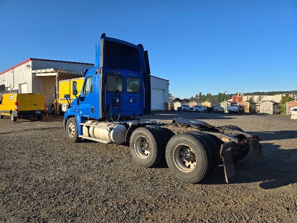 Day Cab Tractor-Heavy Duty Tractors-Freightliner-2018-Cascadia 12564ST-Tumwater-WA-361,564\n\t\tmiles-$ 42,000 - Image 5