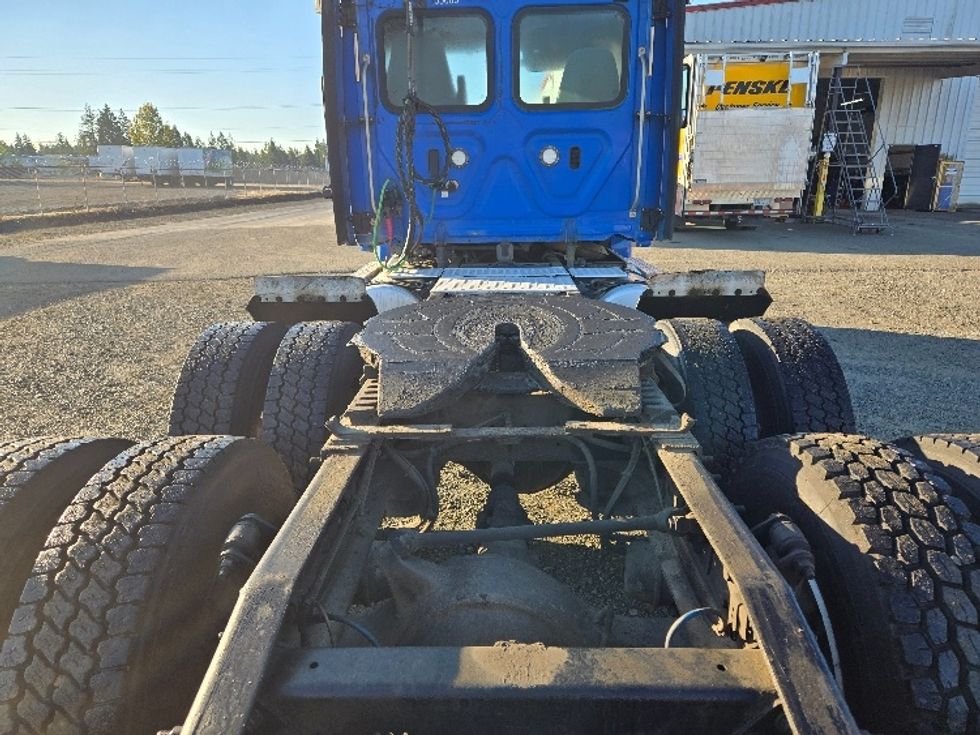 Day Cab Tractor-Heavy Duty Tractors-Freightliner-2018-Cascadia 12564ST-Tumwater-WA-361,564\n\t\tmiles-$ 42,000 - Image 6