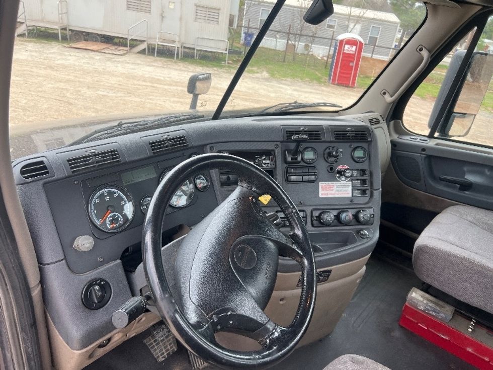 Day Cab Tractor-Heavy Duty Tractors-Freightliner-2018-Cascadia 12564ST-Tyler-TX-563,235\n\t\tmiles-$ 34,000 - Image 10