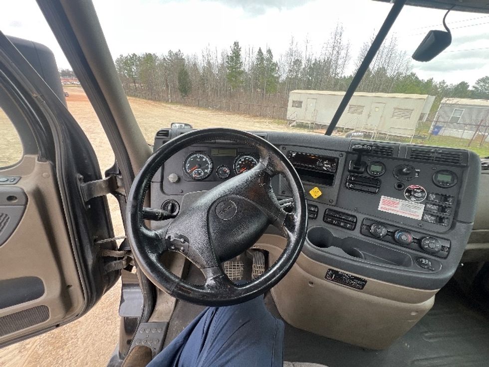 Day Cab Tractor-Heavy Duty Tractors-Freightliner-2018-Cascadia 12564ST-Tyler-TX-563,235\n\t\tmiles-$ 34,000 - Image 11