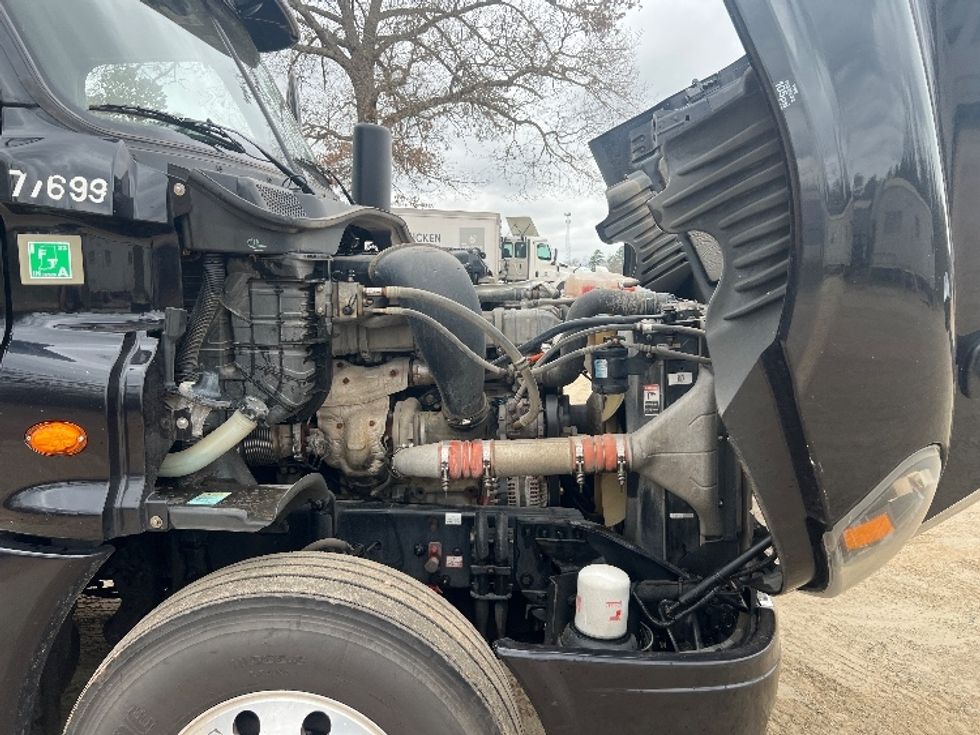 Day Cab Tractor-Heavy Duty Tractors-Freightliner-2018-Cascadia 12564ST-Tyler-TX-563,235\n\t\tmiles-$ 34,000 - Image 15