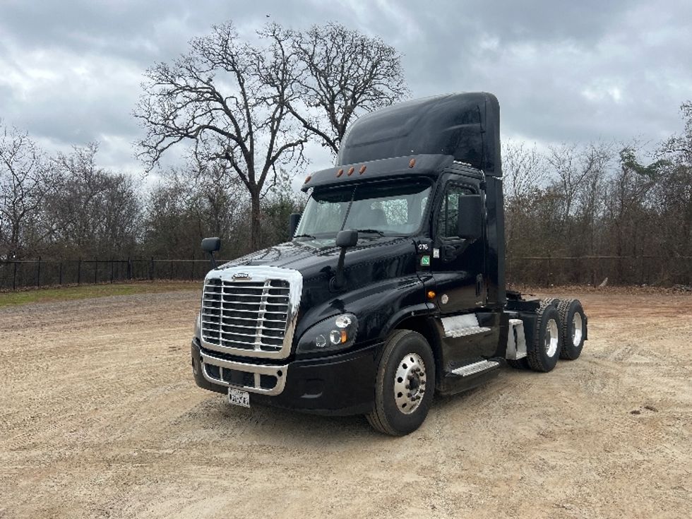 Day Cab Tractor-Heavy Duty Tractors-Freightliner-2018-Cascadia 12564ST-Tyler-TX-563,235\n\t\tmiles-$ 34,000 - Image 3