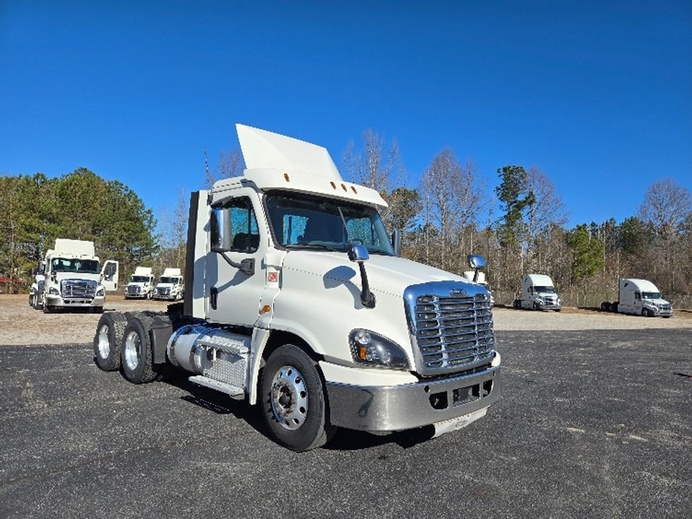 Day Cab Tractor-Heavy Duty Tractors-Freightliner-2018-Cascadia 12564ST-Villa Rica-GA-477,055\n\t\tmiles-$ 38,500 - Image 1