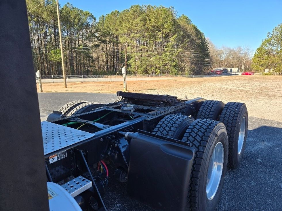 Day Cab Tractor-Heavy Duty Tractors-Freightliner-2018-Cascadia 12564ST-Villa Rica-GA-477,055\n\t\tmiles-$ 38,500 - Image 16