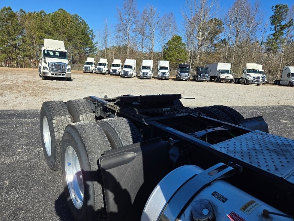 Day Cab Tractor-Heavy Duty Tractors-Freightliner-2018-Cascadia 12564ST-Villa Rica-GA-477,055\n\t\tmiles-$ 38,500 - Image 17