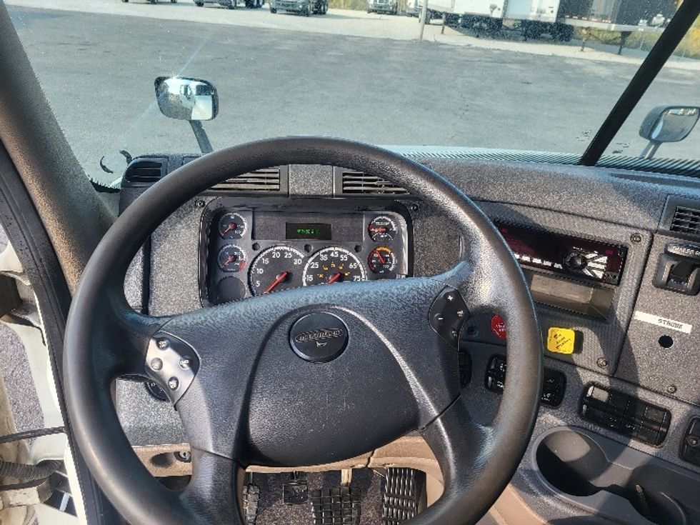 Day Cab Tractor-Heavy Duty Tractors-Freightliner-2018-Cascadia 12564ST-Wabash-IN-382,468\n\t\tmiles-$ 34,000 - Image 11