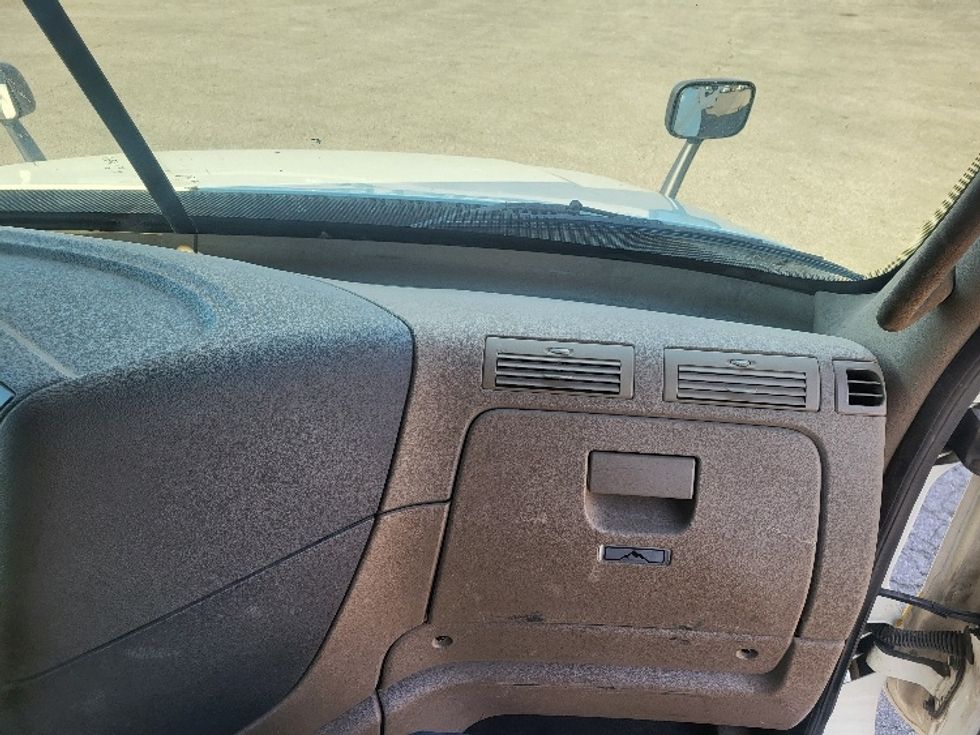 Day Cab Tractor-Heavy Duty Tractors-Freightliner-2018-Cascadia 12564ST-Wabash-IN-382,468\n\t\tmiles-$ 34,000 - Image 13