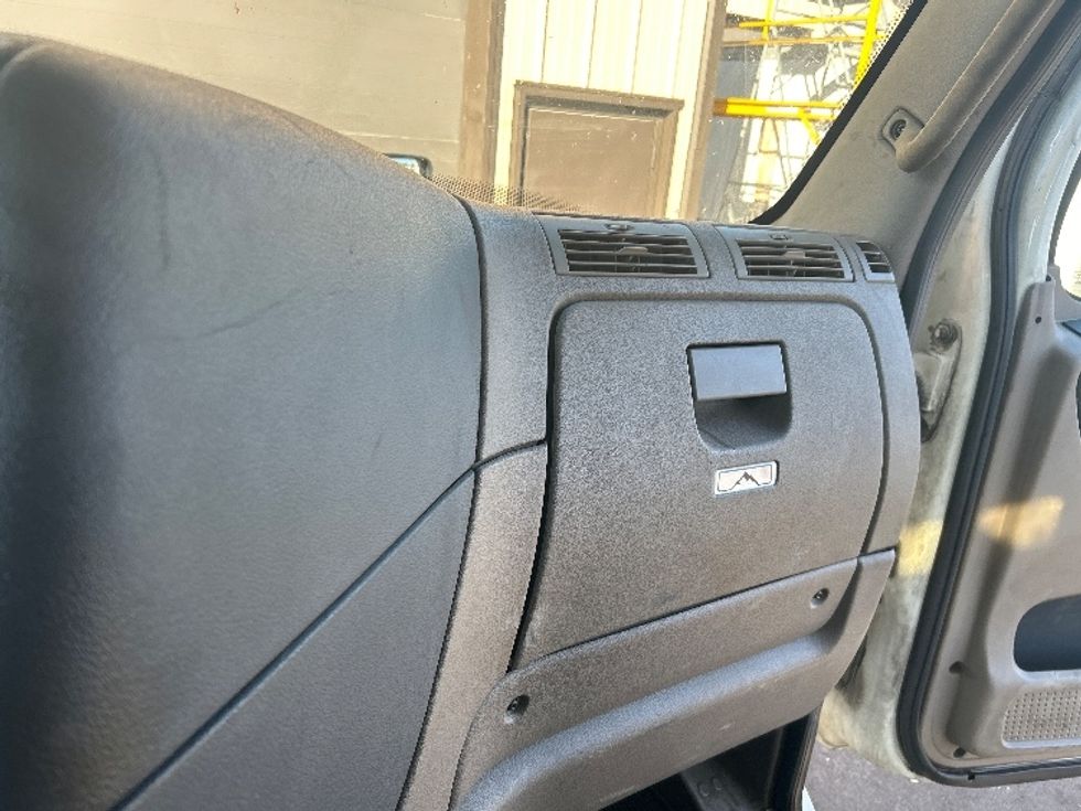 Day Cab Tractor-Heavy Duty Tractors-Freightliner-2018-Cascadia 12564ST-Wabash-IN-391,473\n\t\tmiles-$ 33,750 - Image 13