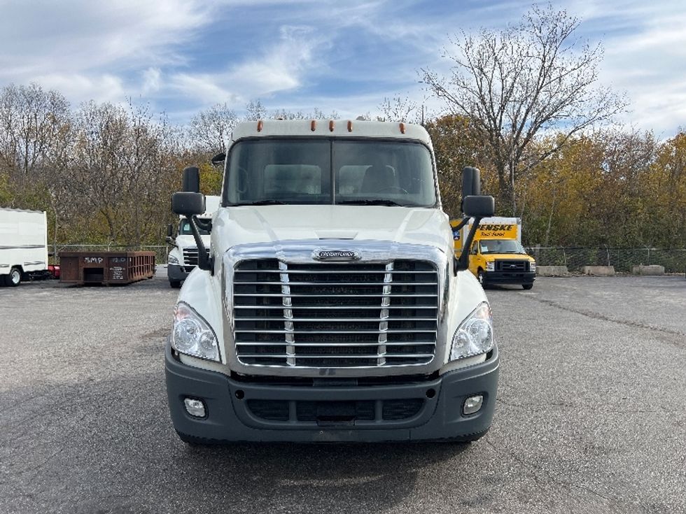 Day Cab Tractor-Heavy Duty Tractors-Freightliner-2018-Cascadia 12564ST-Wabash-IN-391,473\n\t\tmiles-$ 33,750 - Image 2