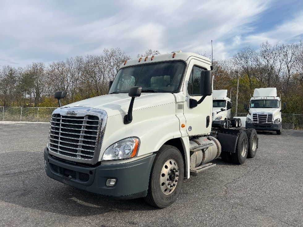 Day Cab Tractor-Heavy Duty Tractors-Freightliner-2018-Cascadia 12564ST-Wabash-IN-391,473\n\t\tmiles-$ 33,750 - Image 3