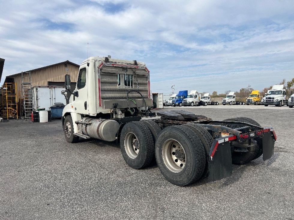 Day Cab Tractor-Heavy Duty Tractors-Freightliner-2018-Cascadia 12564ST-Wabash-IN-391,473\n\t\tmiles-$ 33,750 - Image 5