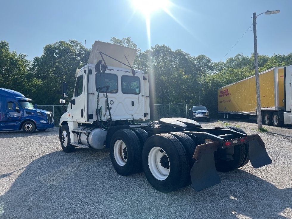 Day Cab Tractor-Heavy Duty Tractors-Freightliner-2018-Cascadia 12564ST-Wabash-IN-543,249\n\t\tmiles-$ 27,000 - Image 5