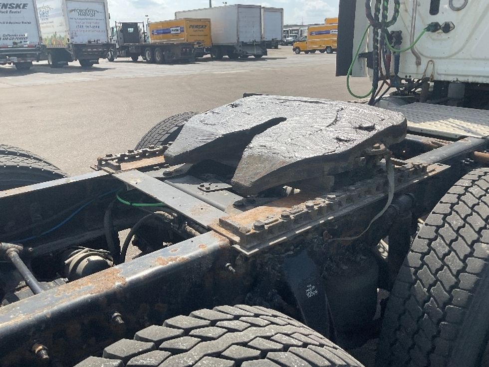 Day Cab Tractor-Heavy Duty Tractors-Freightliner-2018-Cascadia 12564ST-Warren-MI-326,330\n\t\tmiles-$ 42,500 - Image 18