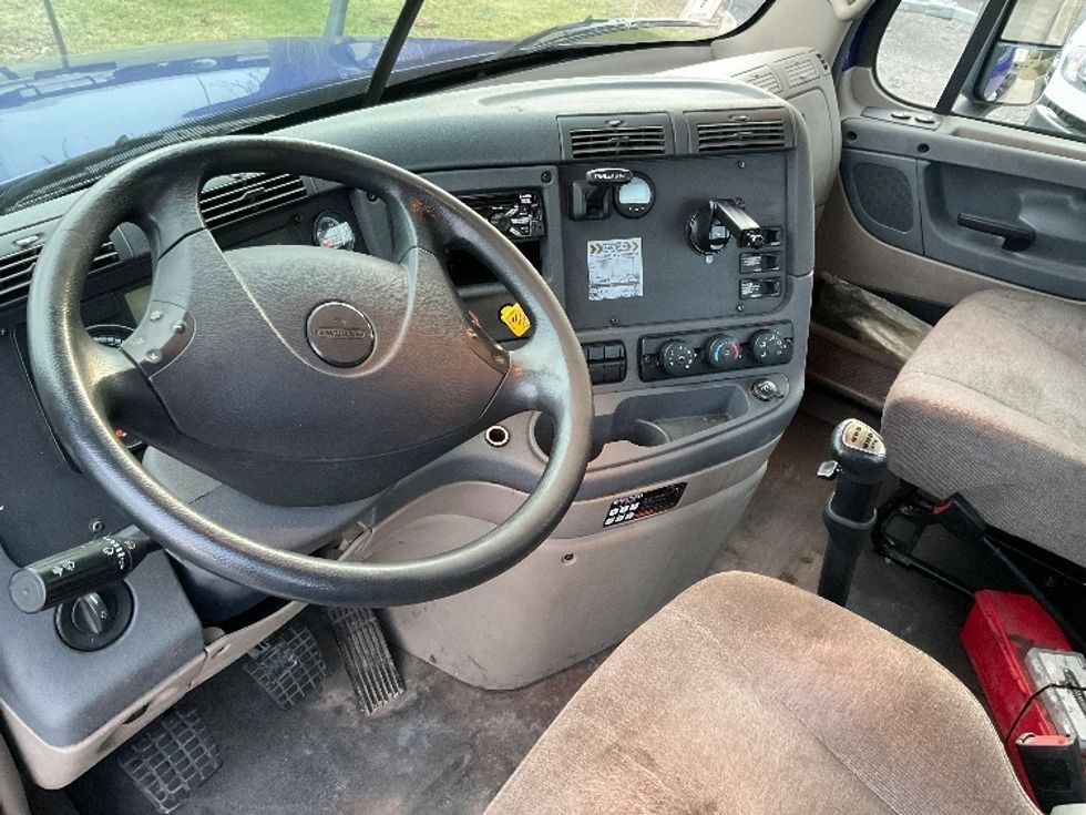 Day Cab Tractor-Heavy Duty Tractors-Freightliner-2018-Cascadia 12564ST-West Babylon-NY-187,823\n\t\tmiles-$ 45,250 - Image 10
