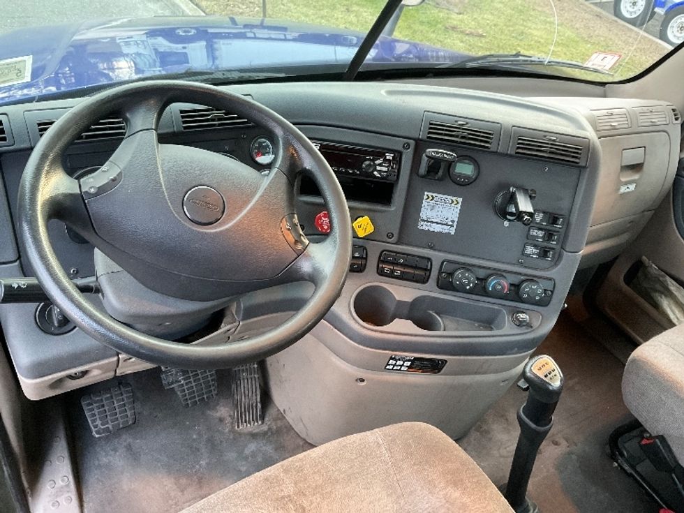 Day Cab Tractor-Heavy Duty Tractors-Freightliner-2018-Cascadia 12564ST-West Babylon-NY-187,823\n\t\tmiles-$ 45,250 - Image 11