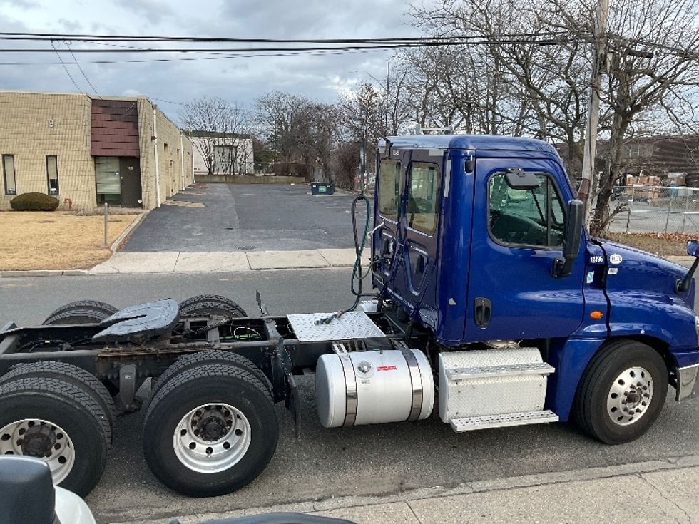 Day Cab Tractor-Heavy Duty Tractors-Freightliner-2018-Cascadia 12564ST-West Babylon-NY-187,823\n\t\tmiles-$ 45,250 - Image 8