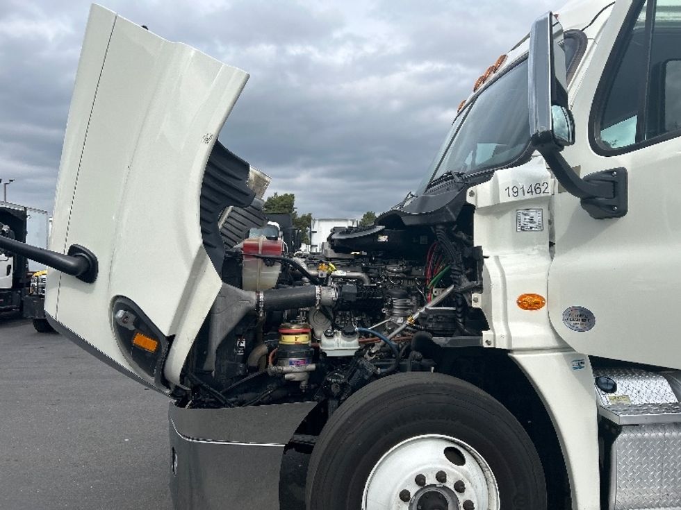 Day Cab Tractor-Heavy Duty Tractors-Freightliner-2018-Cascadia 12564ST-West Sacramento-CA-312,810\n\t\tmiles-$ 42,000 - Image 16