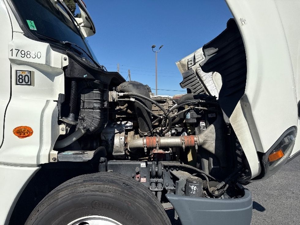 Day Cab Tractor-Heavy Duty Tractors-Freightliner-2018-Cascadia 12564ST-West Sacramento-CA-367,207\n\t\tmiles-$ 37,750 - Image 15