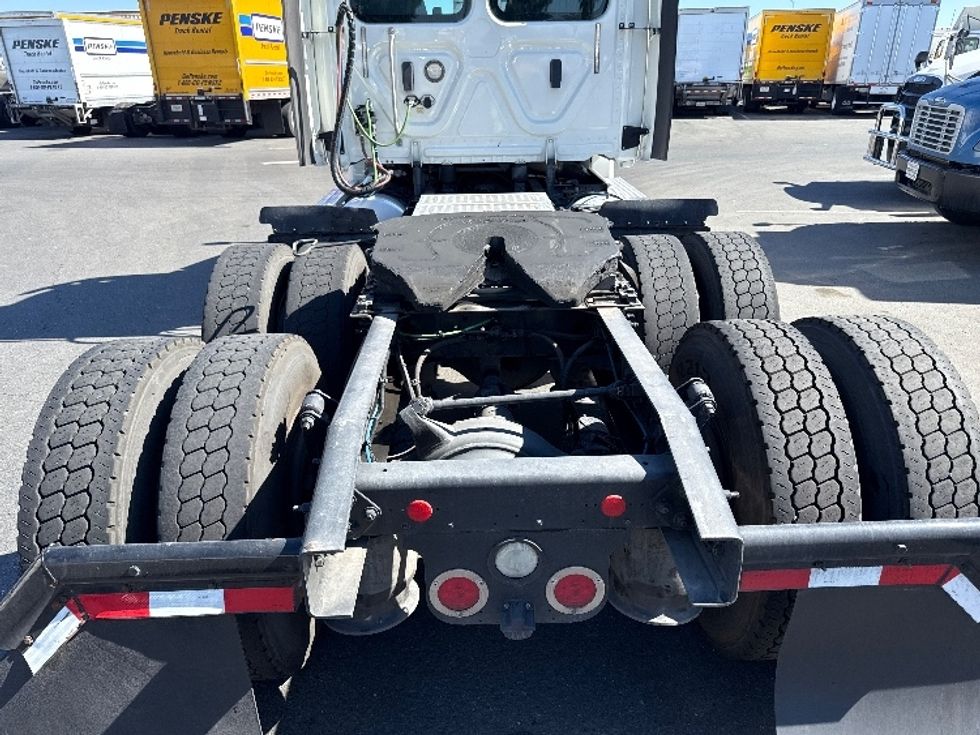 Day Cab Tractor-Heavy Duty Tractors-Freightliner-2018-Cascadia 12564ST-West Sacramento-CA-367,207\n\t\tmiles-$ 37,750 - Image 6