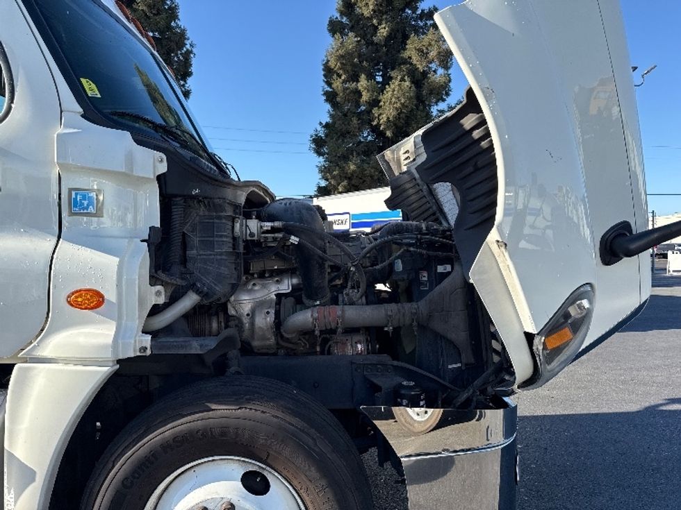 Day Cab Tractor-Heavy Duty Tractors-Freightliner-2018-Cascadia 12564ST-West Sacramento-CA-391,396\n\t\tmiles-$ 39,000 - Image 15