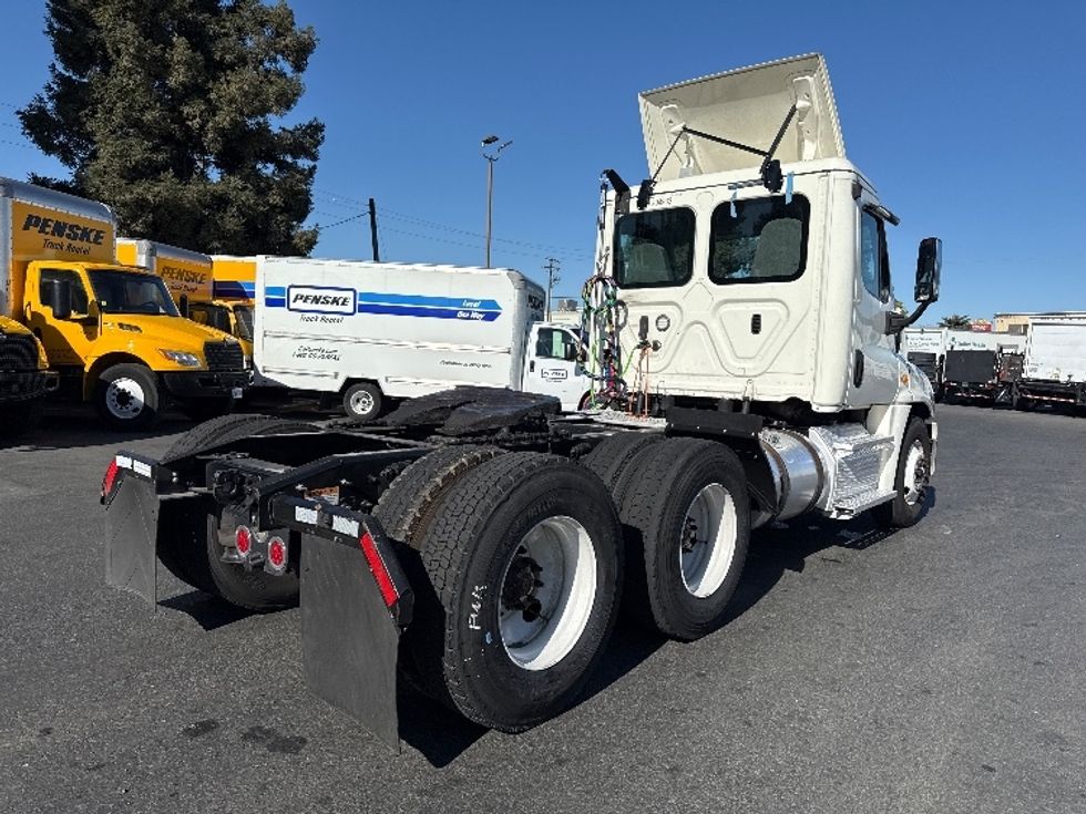 Day Cab Tractor-Heavy Duty Tractors-Freightliner-2018-Cascadia 12564ST-West Sacramento-CA-430,378\n\t\tmiles-$ 37,000 - Image 7
