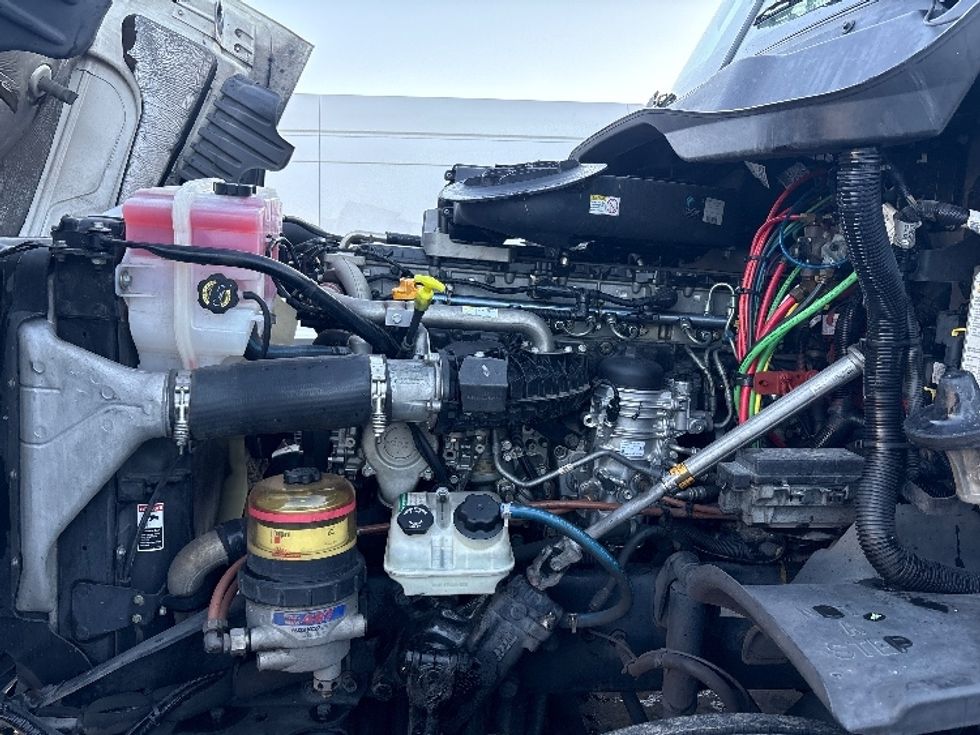 Day Cab Tractor-Heavy Duty Tractors-Freightliner-2018-Cascadia 12564ST-West Sacramento-CA-431,257\n\t\tmiles-$ 35,000 - Image 16