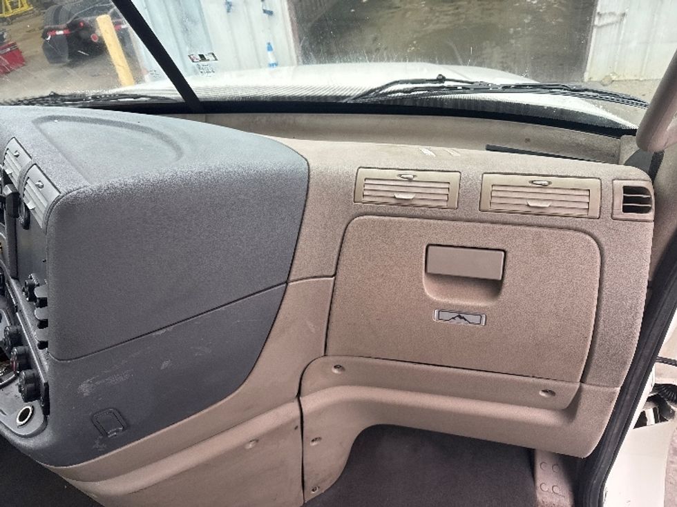 Day Cab Tractor-Heavy Duty Tractors-Freightliner-2018-Cascadia 12564ST-West Sacramento-CA-434,740\n\t\tmiles-$ 35,000 - Image 13