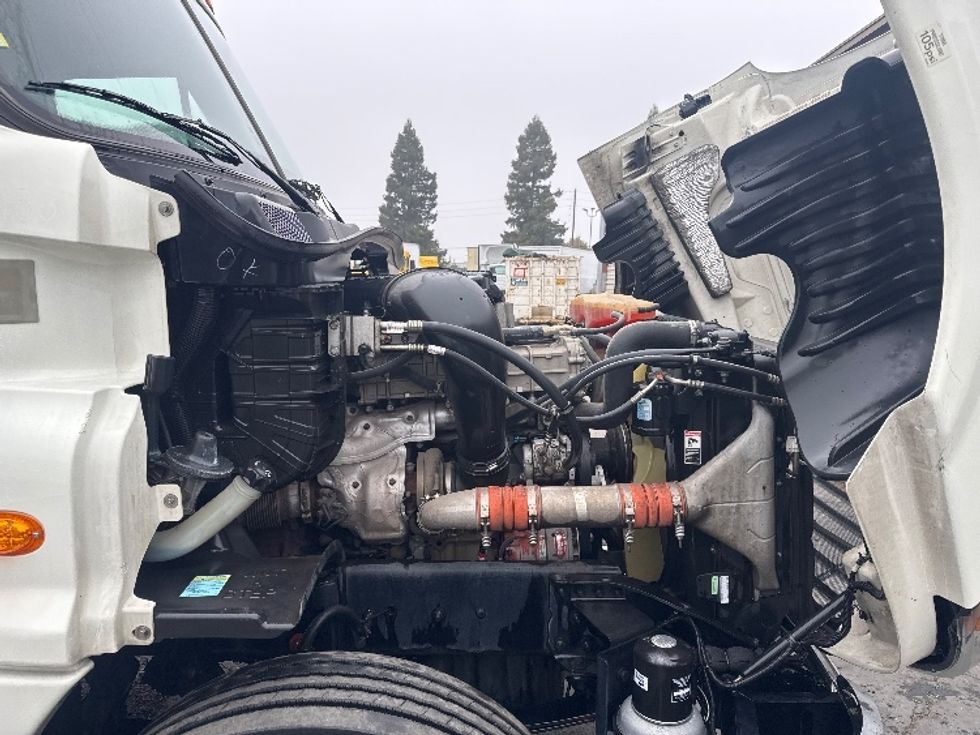 Day Cab Tractor-Heavy Duty Tractors-Freightliner-2018-Cascadia 12564ST-West Sacramento-CA-434,740\n\t\tmiles-$ 35,000 - Image 15